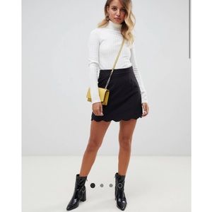° Topshop Scalloped Black Skirt °